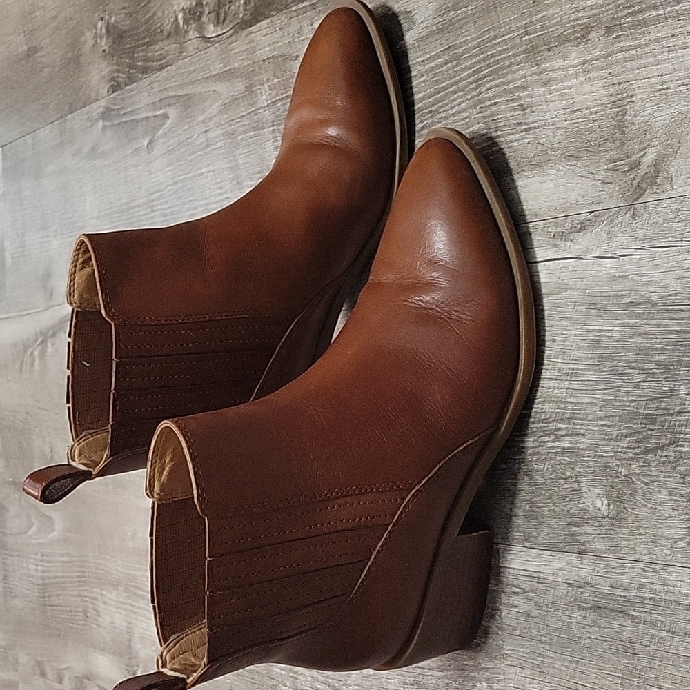 Crown Vintage Tolana 2 Size 6.5 Leather Chelsea Booties